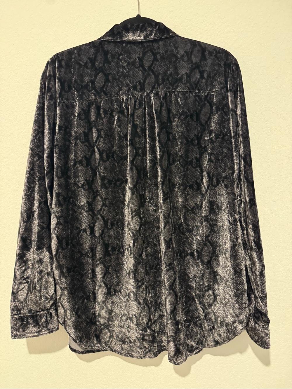 Pilcro Anthropologie Hadley Velvet Snake Print Relaxed Buttondown Shirt - Picture 9 of 9